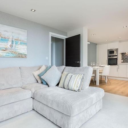 Stunning 2 Bed Apartment, Fabulous Sea View & 2 Minutes To Beach With Parking Bornemouth Extérieur photo