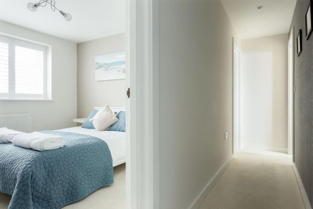 Stunning 2 Bed Apartment, Fabulous Sea View & 2 Minutes To Beach With Parking Bornemouth Extérieur photo